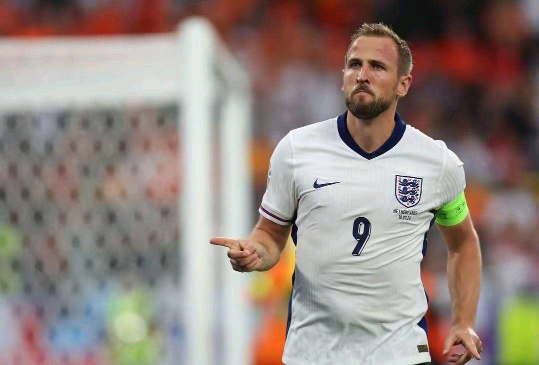 九游手游官方下载凯恩在西班牙队比赛中险胜，险胜引发热议！的简单介绍