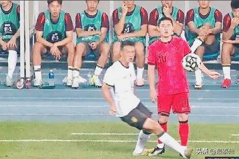 九游下载官网赛艇公开赛焦点战：关东麒麟队绝杀皖南旋风队，新星闪耀。禁区内连续解围的简单介绍